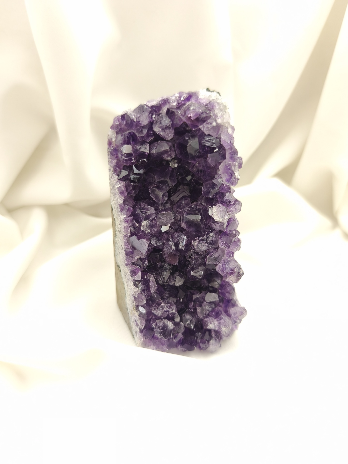Drusa Ametista do Uruguai (527g) (110x50mm)