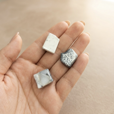 Merlinite (Opala Dendrítica): Magia (2 cms)