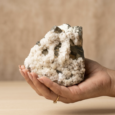 Pirite com calcite (1200g) (11x11x4 cms)