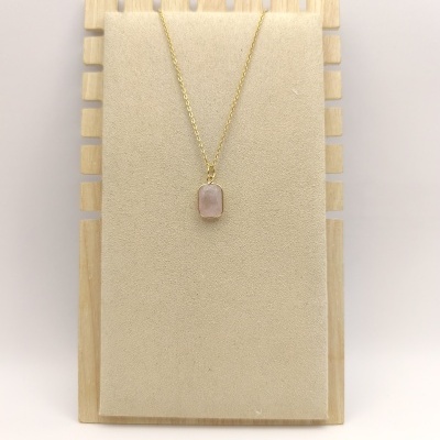 Colar de aço com pingente quartzo rosa