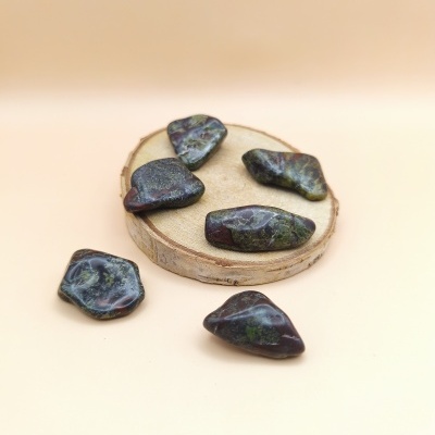 Jaspe Sanguíneo Rolado (25/30 mm)