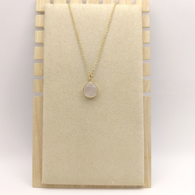 Colar de aço com pingente quartzo rosa