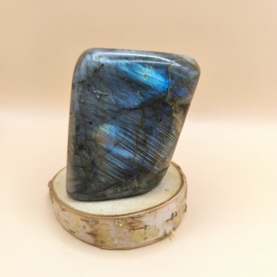 Labradorite polida (685g) (75x85mm)