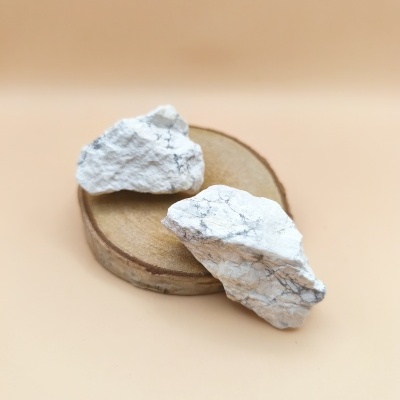 Howlite Branca bruto (4cms)
