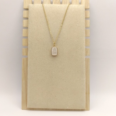 Colar de aço com pingente quartzo cristal