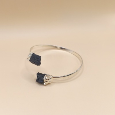 Pulseira Turmalina Negra (banho de prata)