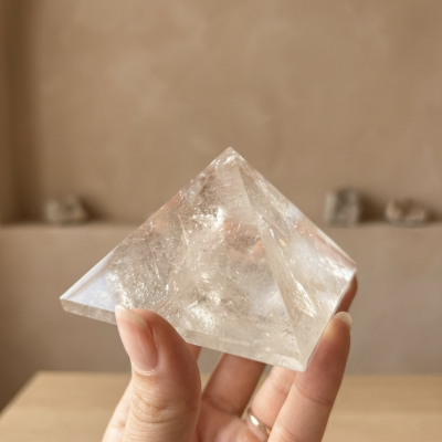 Pirâmide Quartzo Fumado (75x75 mm)