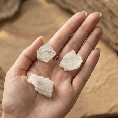 Kunzite bruto (2 cms)