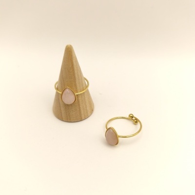 Anel de aço com quartzo rosa