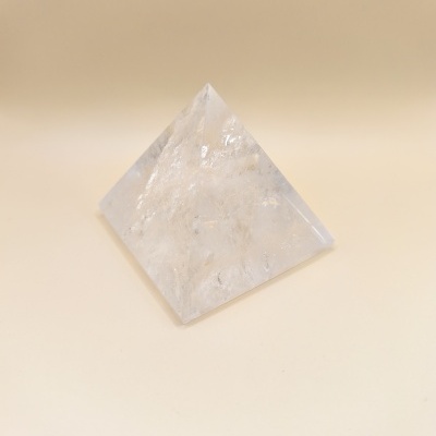 Pirâmide Quartzo Cristal (60x60mm)