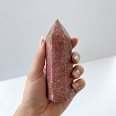 Ponta Polida Rodonite (530g) (13x4 cms)