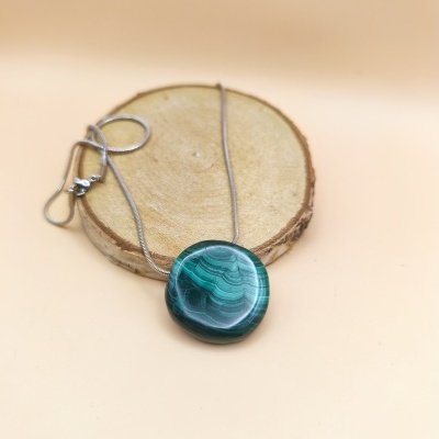 Colar Malaquite ( Fio aço)