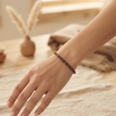 Pulseira de Rodonite multifacetada  4mm