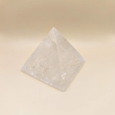 Pirâmide Quartzo Cristal (70x70mm)
