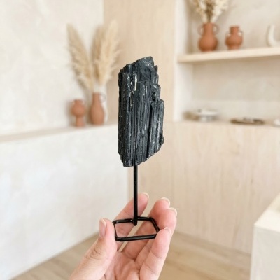 Turmalina Preta em bruto com Suporte 15 cms