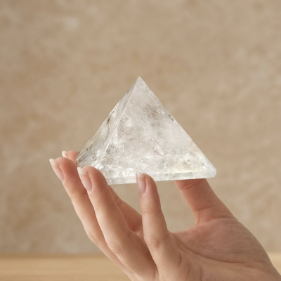Pirâmide Quartzo Cristal (50x50mm)