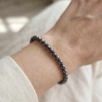 Pulseira de Hematite facetada
