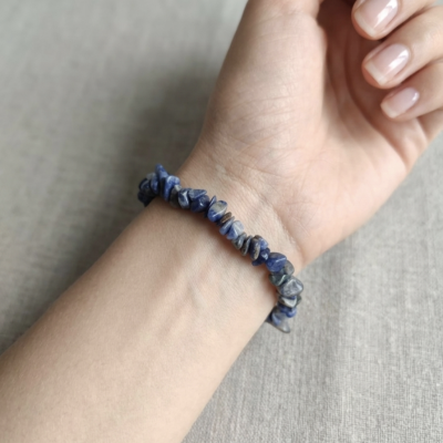 Pulseira de sodalite chips