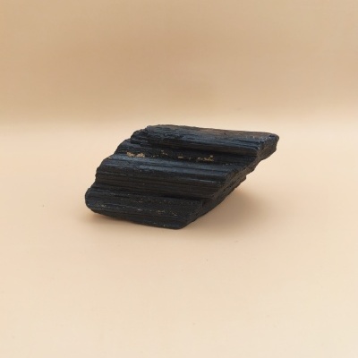 Turmalina Negra Bruto (370g)