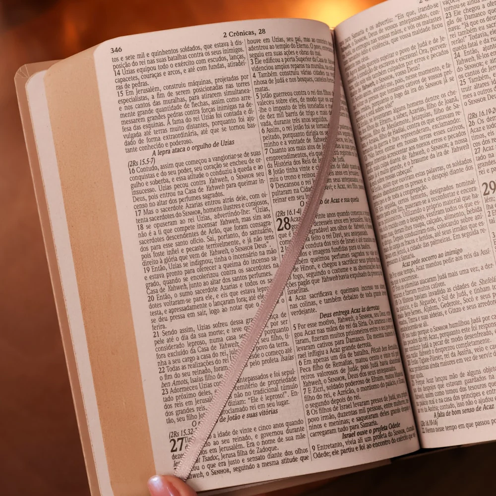 Bíblia Sagrada Flores Variadas | KJA | Letra Maior | Capa Dura Bíblia Sagrada Flores Variadas | KJA | Letra Maior | Capa Dura