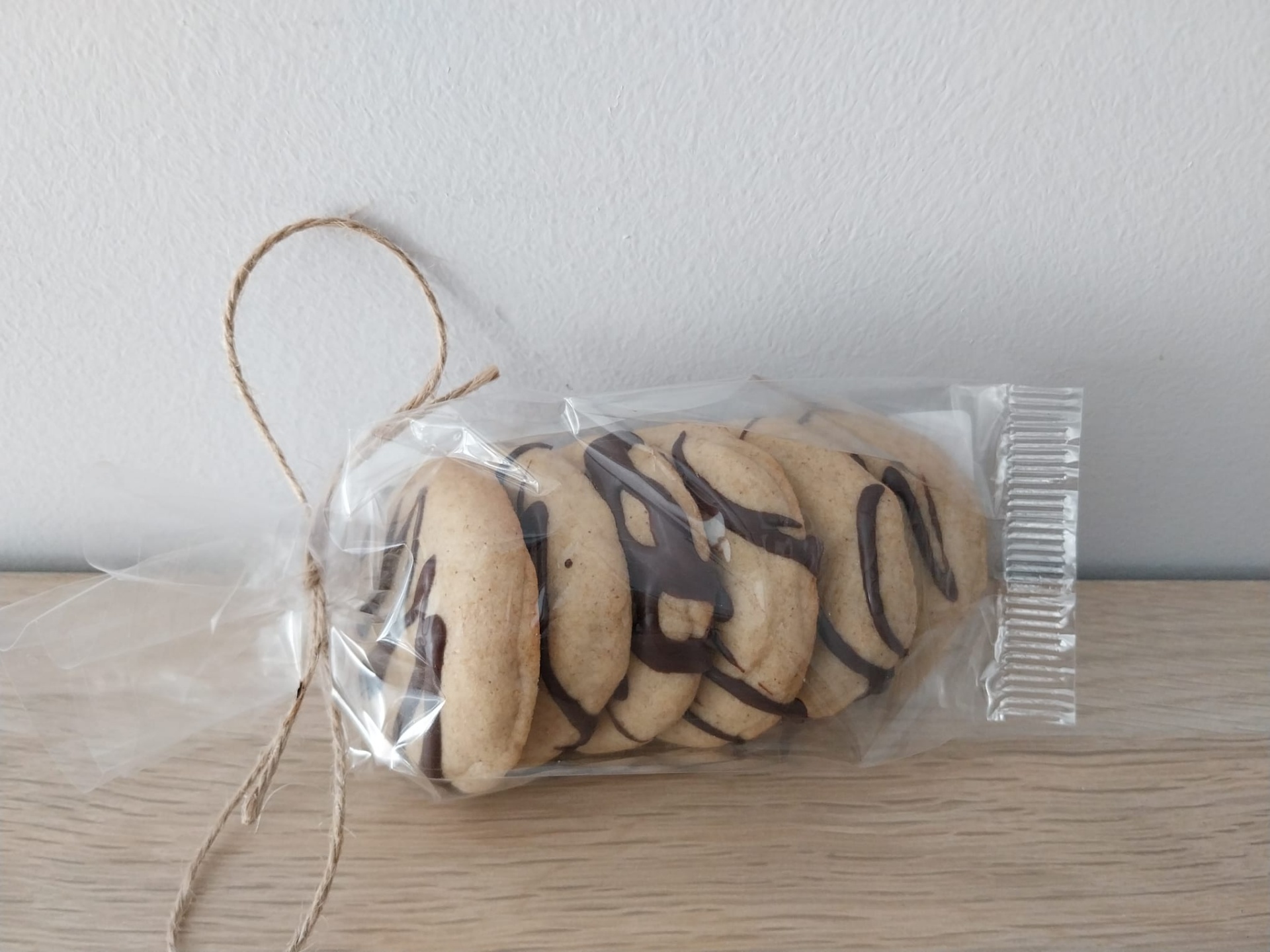 Bolachas artesanais com recheio chocolate preto e avelã-CS Bolachas (Por Encomenda - Contacte-nos)