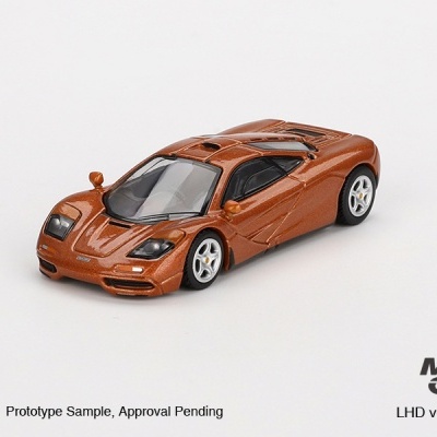 MINI GT MCLAREN F1 YQUEM MGT00817-L