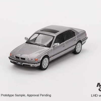 MINI GT BMW 750IL ASPEN SILVER METALLIC MGT00792-L