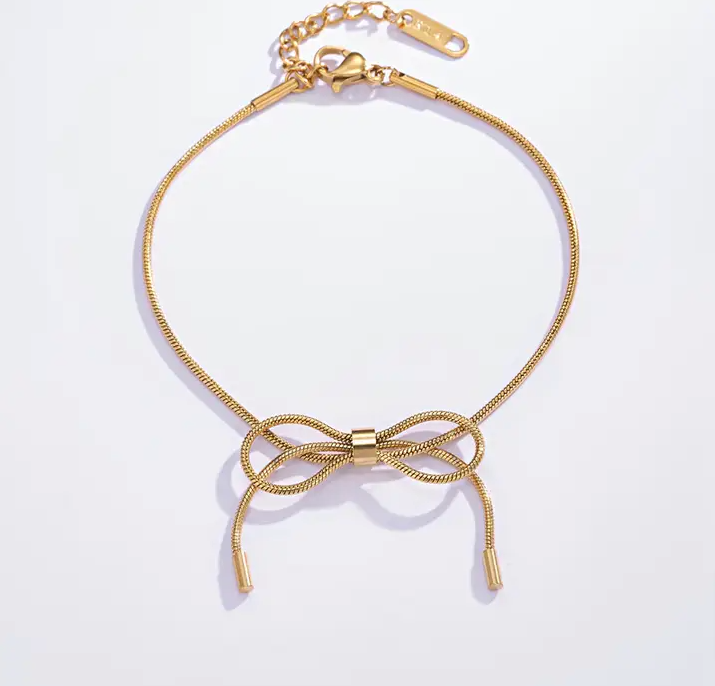 Infinite Golden Bracelet in Stainless Steel