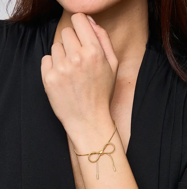 Infinite Golden Bracelet in Stainless Steel