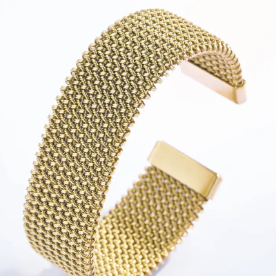 Infinity Spark Bracelet Gold in Stainless Steel
