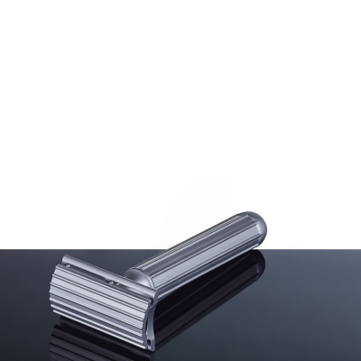 Design94 Titanium S Safety Razor