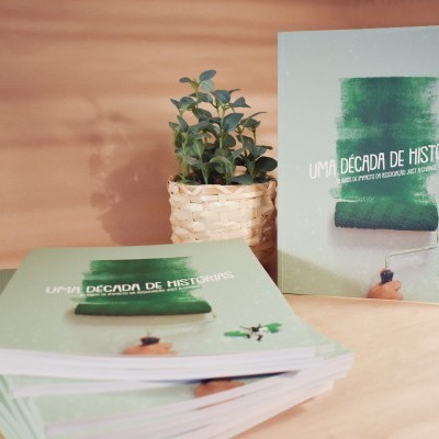Livro Uma Década de Histórias