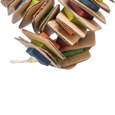 BRINQUEDO EM MADEIRA E CARTÃO PARA AVES