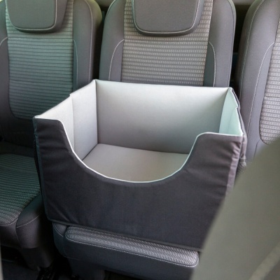 ASSENTO DE AUTOMÓVEL PARA CÃES E GATOS