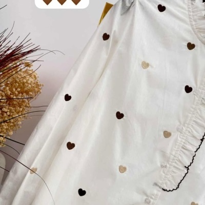 Camisa corações tons terra