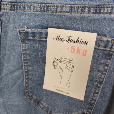 Jeans detalhes flores