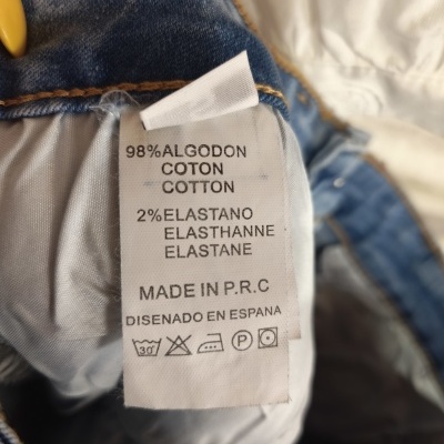 Jeans detalhes flores