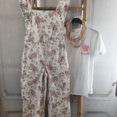 Jardineira floral romantica