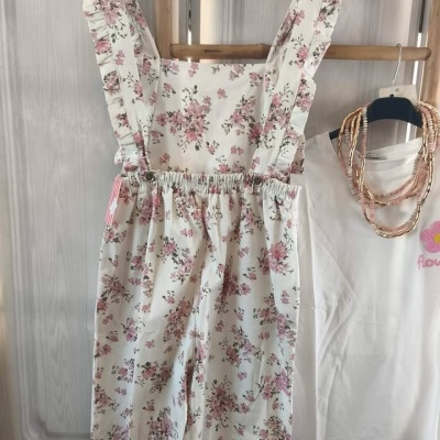 Jardineira floral romantica