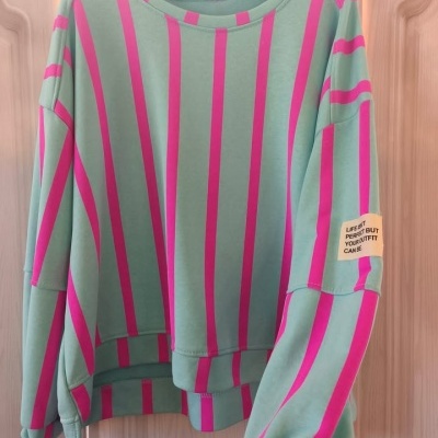 Sweat riscas coloridas