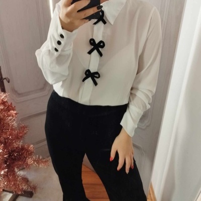 Calça flared em veludo