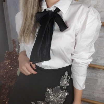 Camisa com maxi laço de veludo