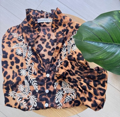 Camisa bordada animal print