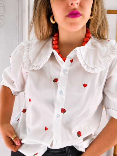 Camisa com corações e morangos