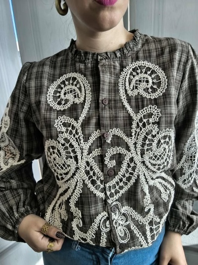 Camisa xadrez bordada