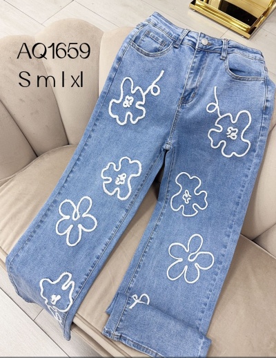 Jeans detalhes flores