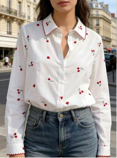 Camisa cerejas e coracoes bordados