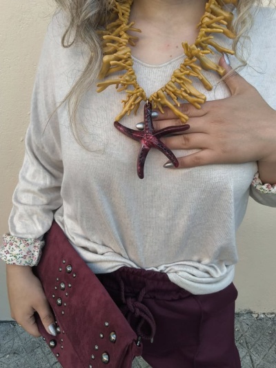 colar mostarda e bordeaux estrela