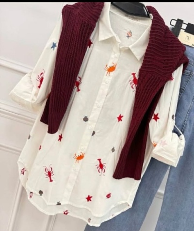 Camisa bordada detalhes mar