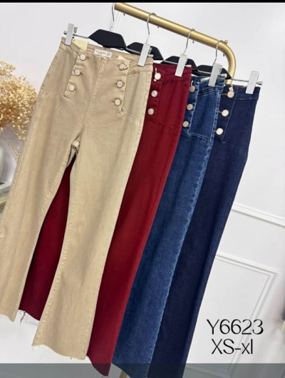 Calças Flared Botões tom pérola